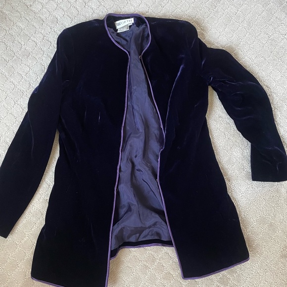 2-Piece Purple Blue Velvet Worth Suit, Size 8 (Jacket) and Size 10 (Pants) - Picture 6 of 8